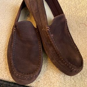 Ugg’s men’s moccasins in brown suede
